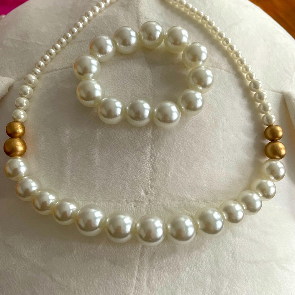 Pearl Necklace and bracelet